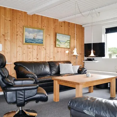 4 Bedroom Beach Front Home In Ringkøbing Ringkøbing