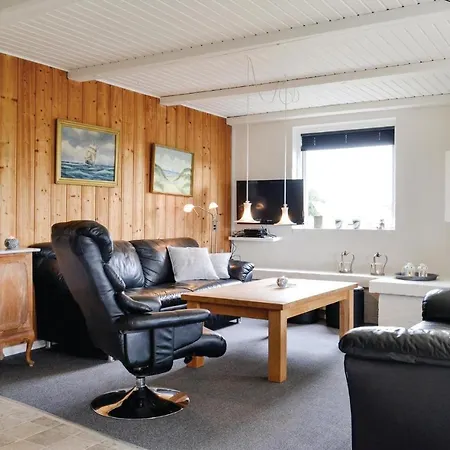 Vakantiehuis 4 Bedroom Beach Front Home In Ringkøbing Ringkøbing